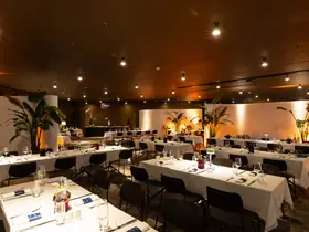 Premium Lounge